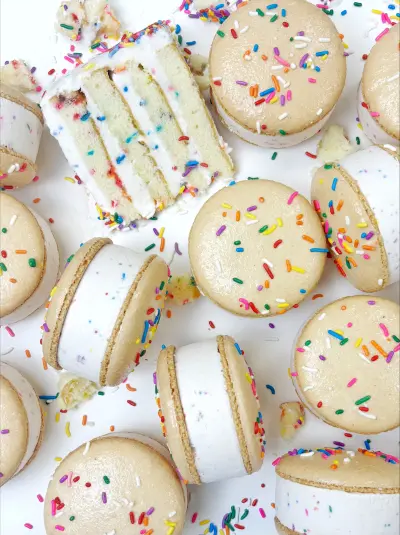 Macaron Ice Cream Sandwich - Birthday Cake