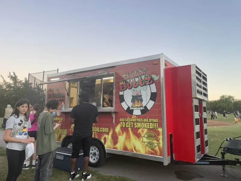 Smokin' Buttz BBQ - Bbq food truck